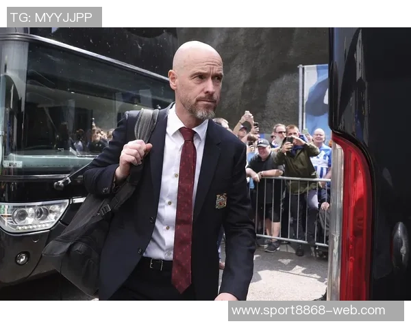 滕哈赫谈重返教练席的可能性需满足俱乐部高标准条件 滕哈赫谈重返教练席的可能性需满足俱乐部高标准条件